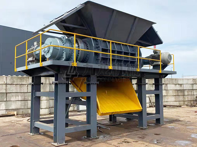 金屬撕碎機(jī) 金屬撕碎機(jī)